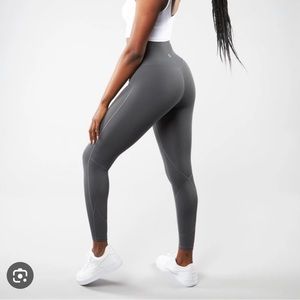 BuffBunny Performance Legging Medium